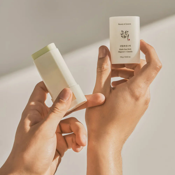 [Beauty of Joseon] Matte Sun Stick : Mugwort + Camelia SPF 50+ PA++++ - Image 2